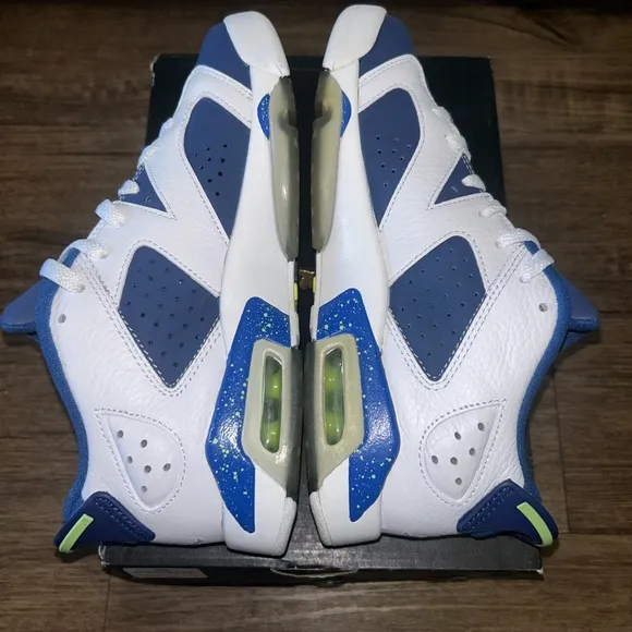 AIR JORDAN 6 RETRO LOW GHOST GREEN - SIZE 5.5Y