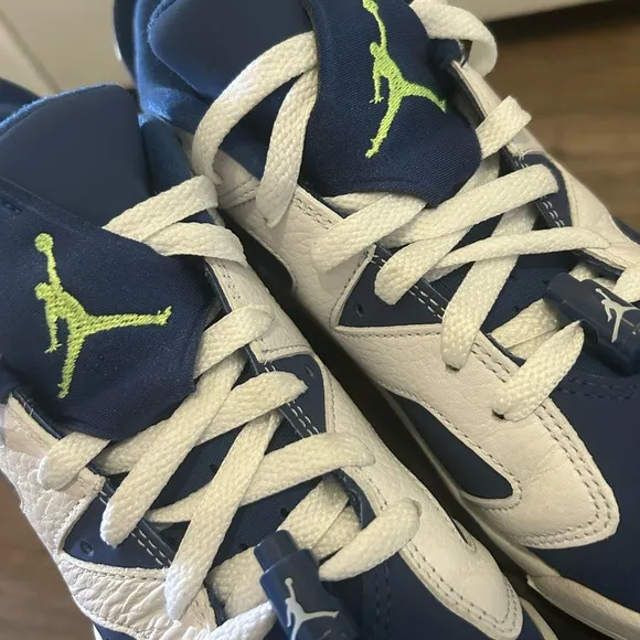 AIR JORDAN 6 RETRO LOW GHOST GREEN - SIZE 5.5Y