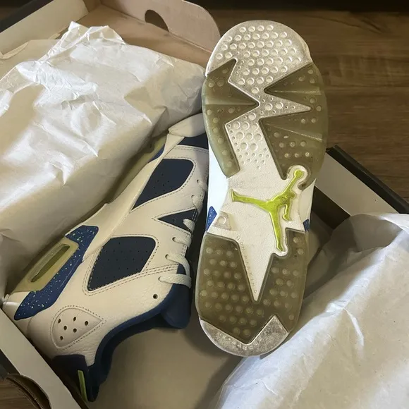 AIR JORDAN 6 RETRO LOW GHOST GREEN - SIZE 5.5Y