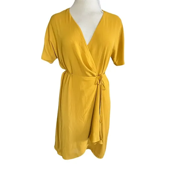 Aritzia Babaton Wallace Wrap Dress in Cairo Gold Size S