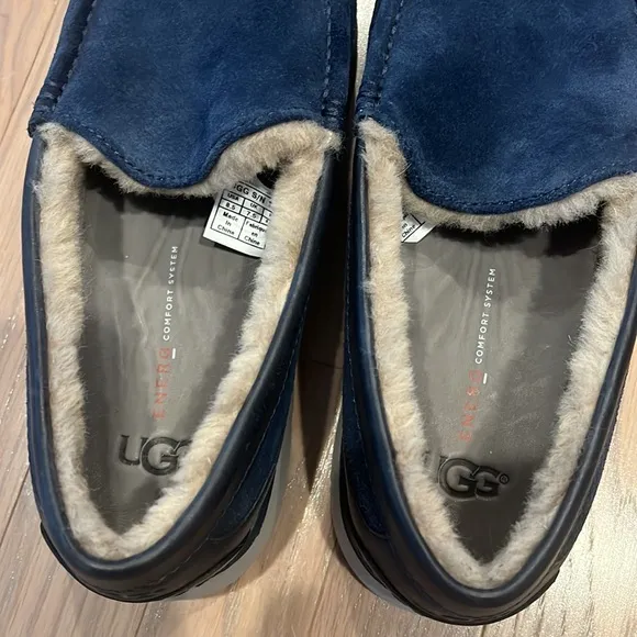 BRAND NEW Navy Blue UGG Moccasins