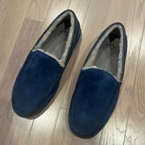 BRAND NEW Navy Blue UGG Moccasins