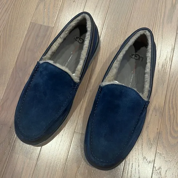 BRAND NEW Navy Blue UGG Moccasins