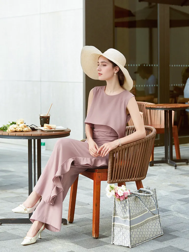 Chic Ruffle-Detail Wide-Leg Jumpsuit – Modern Elegance for Every Occasion