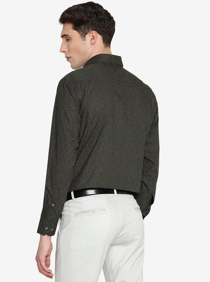Dark Green Printed Regular Fit Formal Shirt | JadeBlue