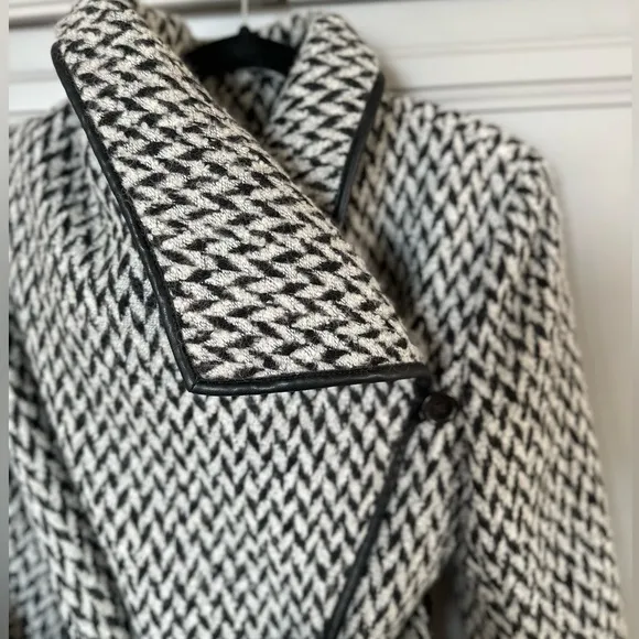 DKNY Faux-Leather-Trim Belted Textured Wrap Coat Diagonal Tweed - Small/Medium