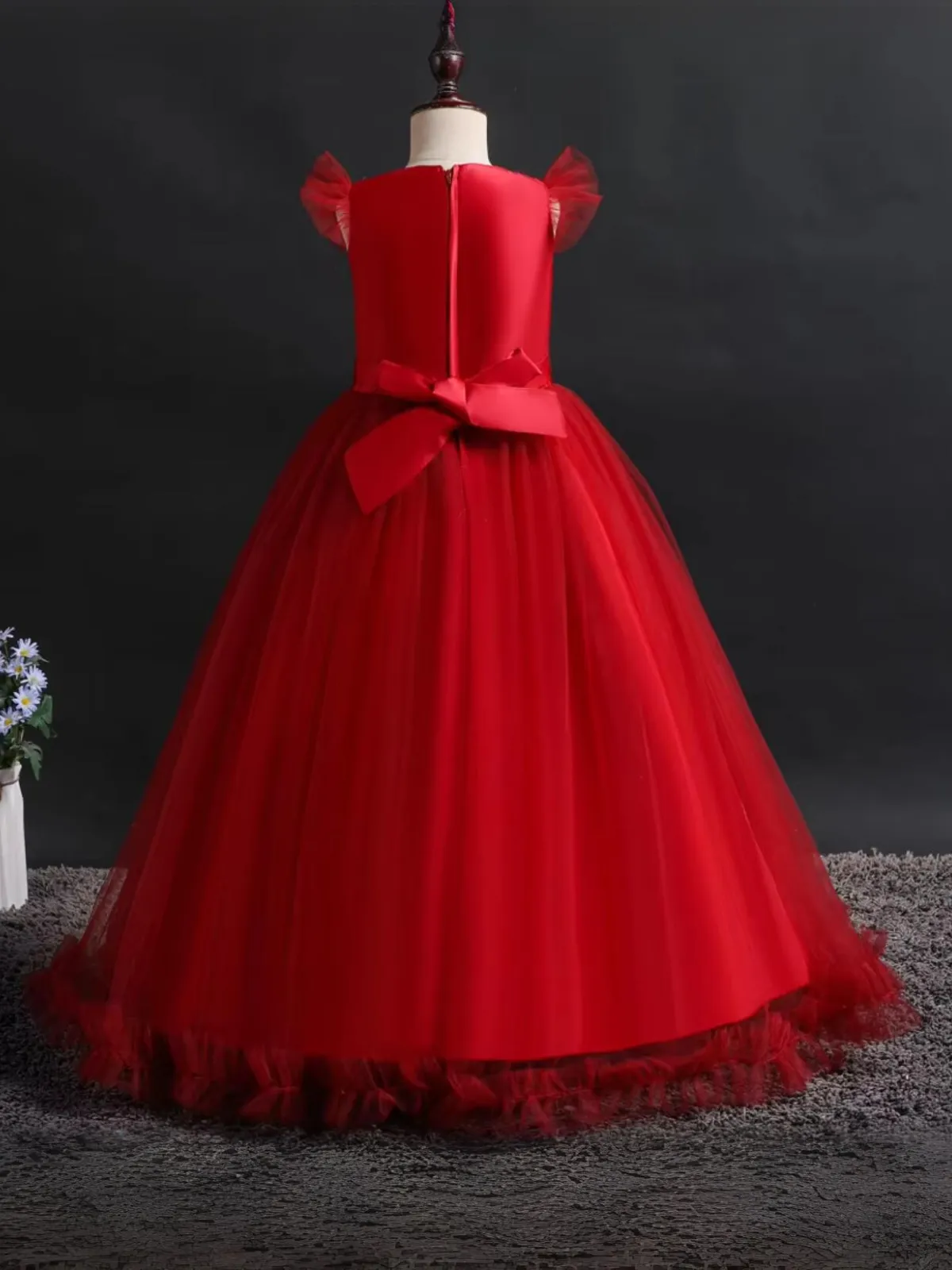 Elegant Long  Dress with Floral Appliqué