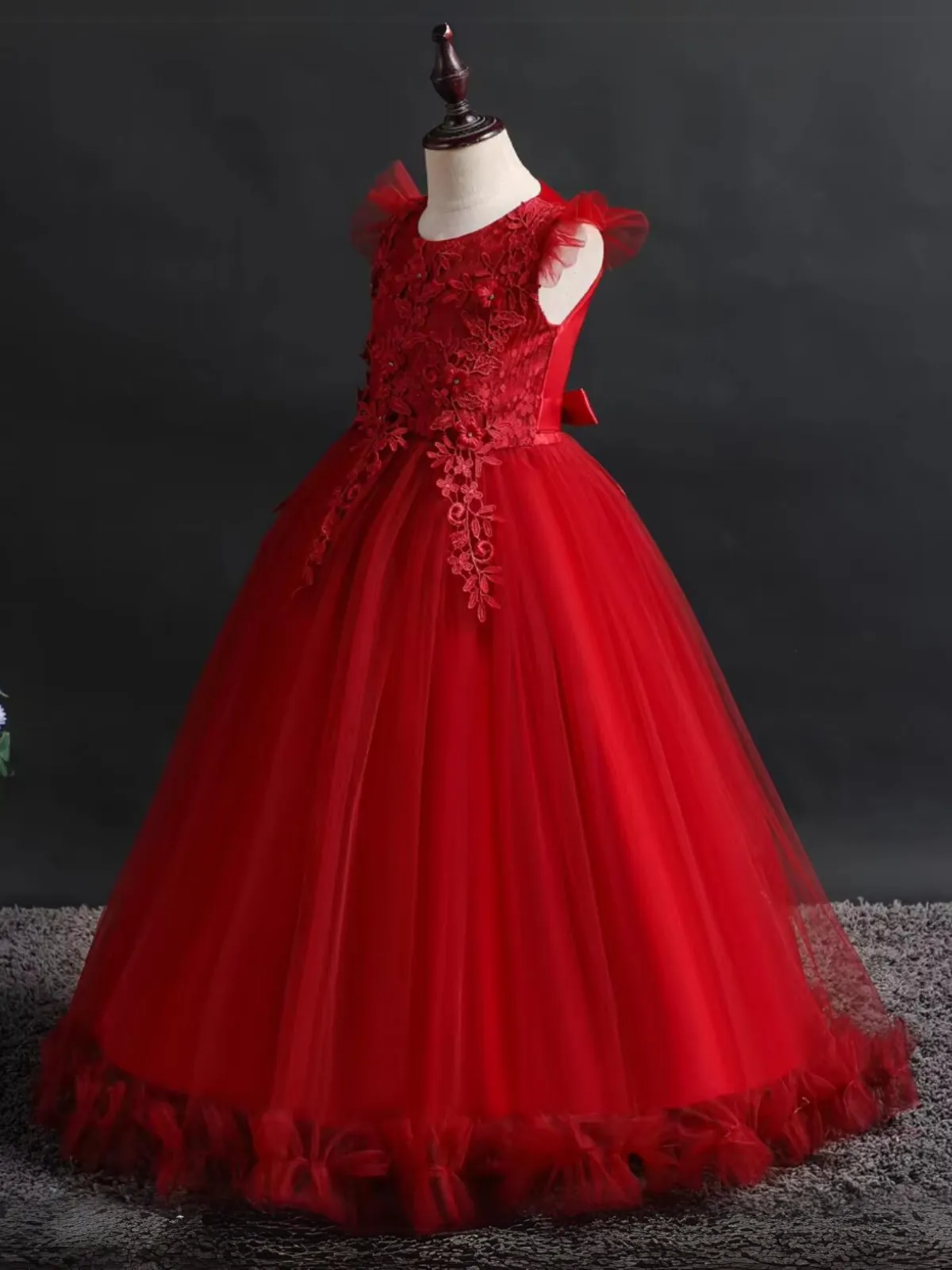 Elegant Long  Dress with Floral Appliqué