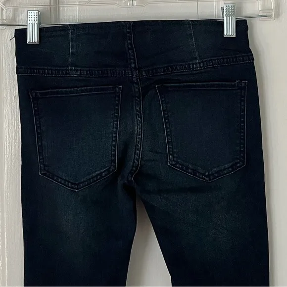 Free People Pull-On Flare Jeans Pants Retro 70’s Boho Hippie 25 Stretch