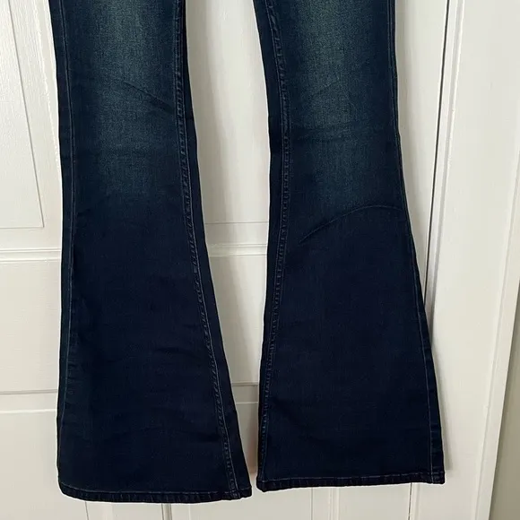 Free People Pull-On Flare Jeans Pants Retro 70’s Boho Hippie 25 Stretch