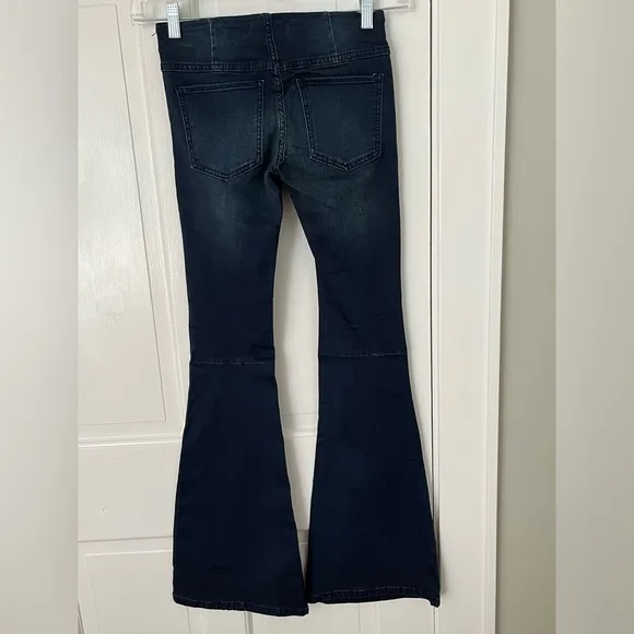 Free People Pull-On Flare Jeans Pants Retro 70’s Boho Hippie 25 Stretch