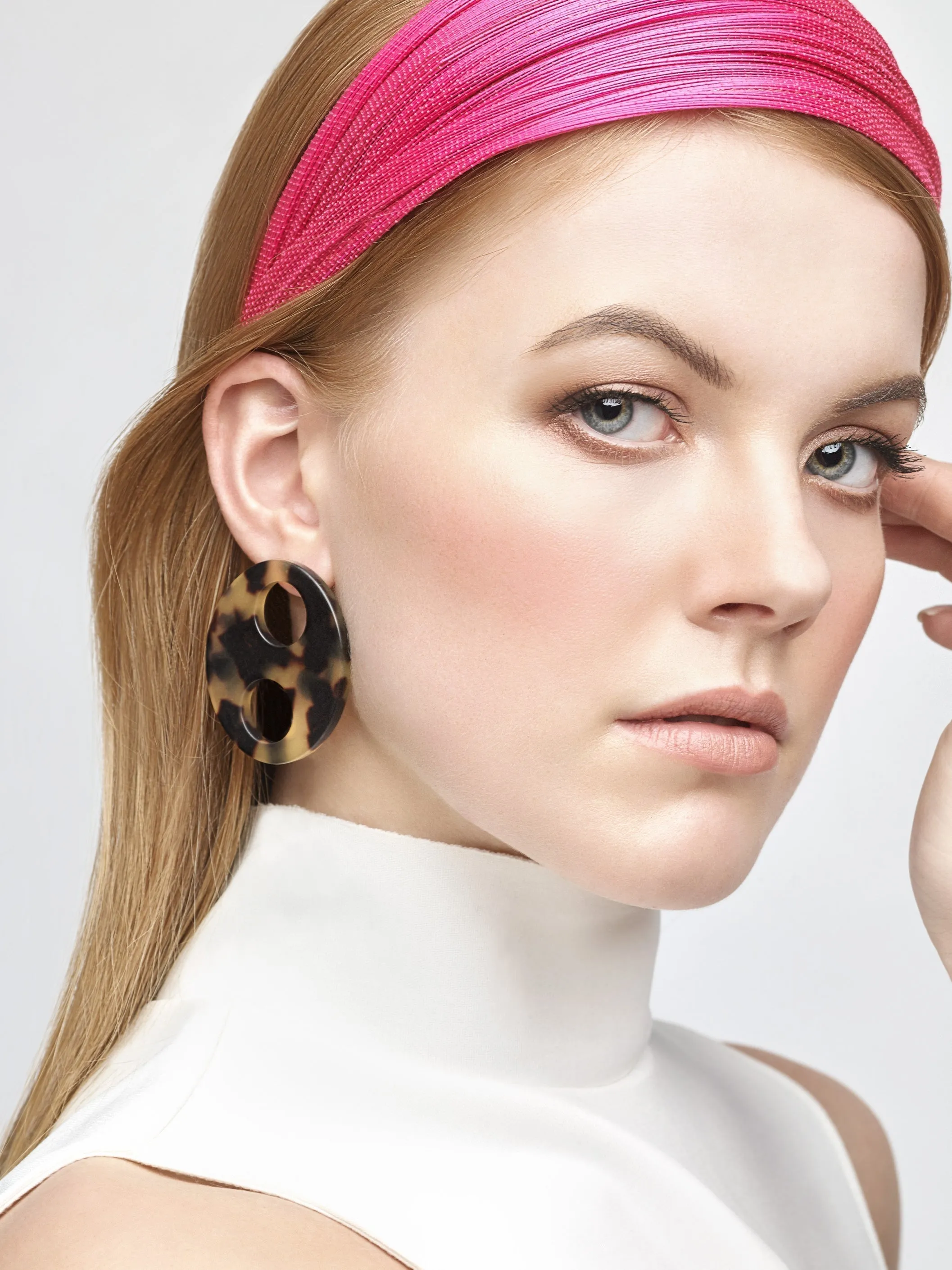 Haricot Single Medium Pink Stud Earrings