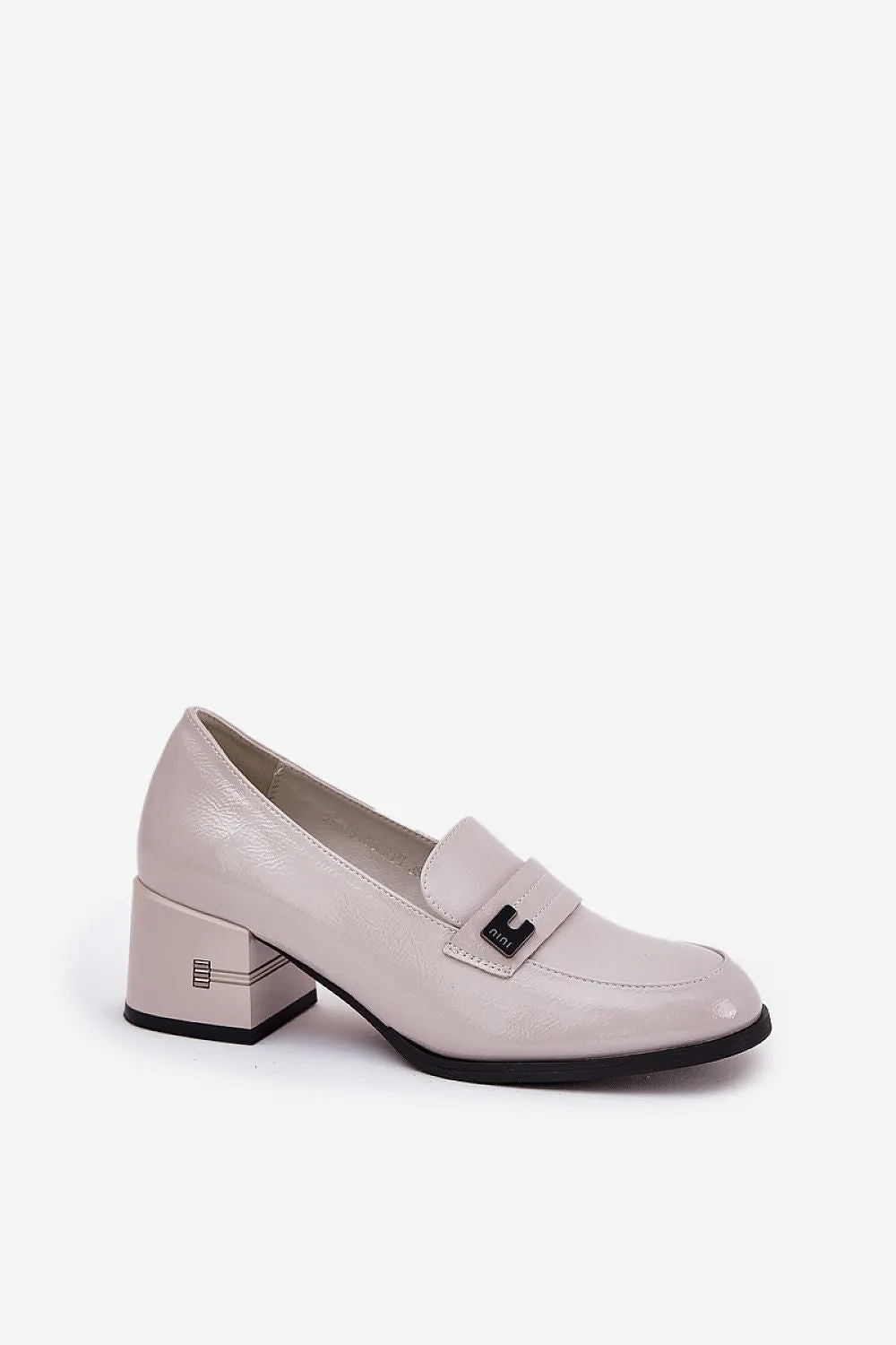 Heeled low shoes
