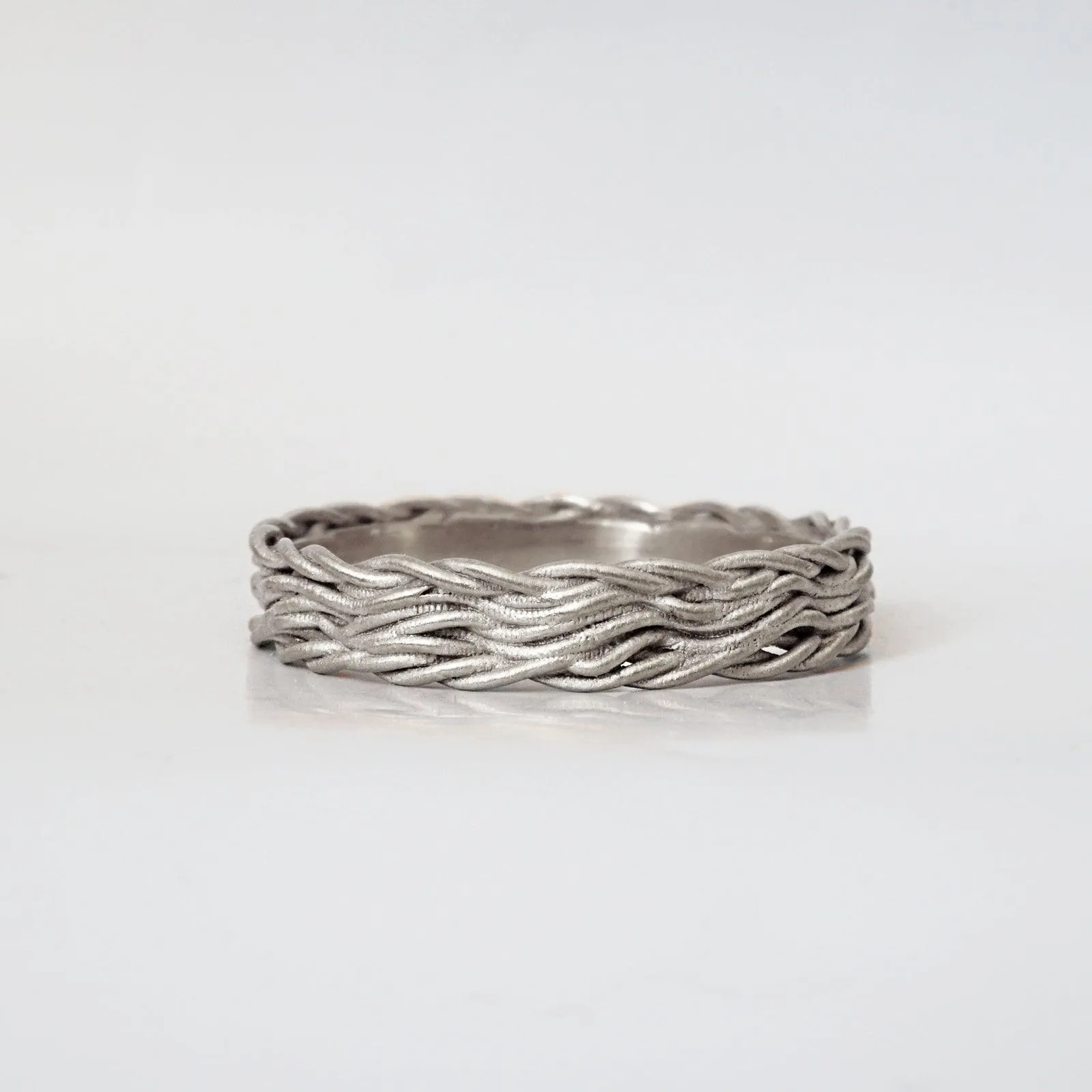 Intertwined Ring Band in 14K Gold, 3mm