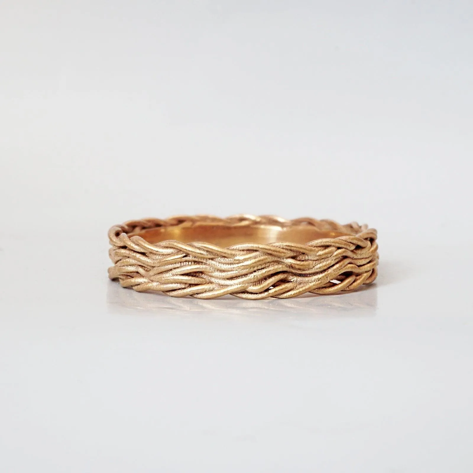 Intertwined Ring Band in 14K Gold, 3mm