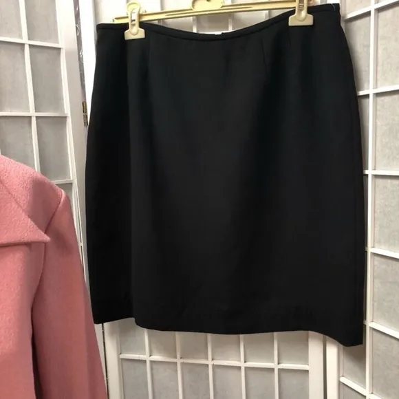 Jessica Howard/Le Suit, Woman, skirt suit,Rose,Black,Sz 14,Long Sleeve,Buttons.!