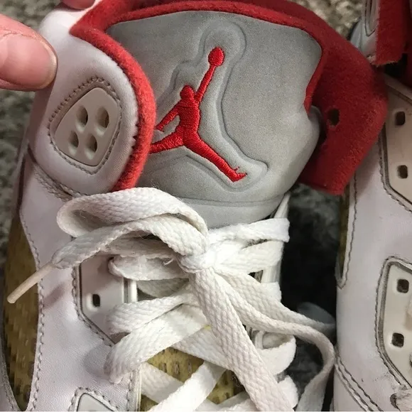 Jordan 5 retro fire red silver tongue size 7Y