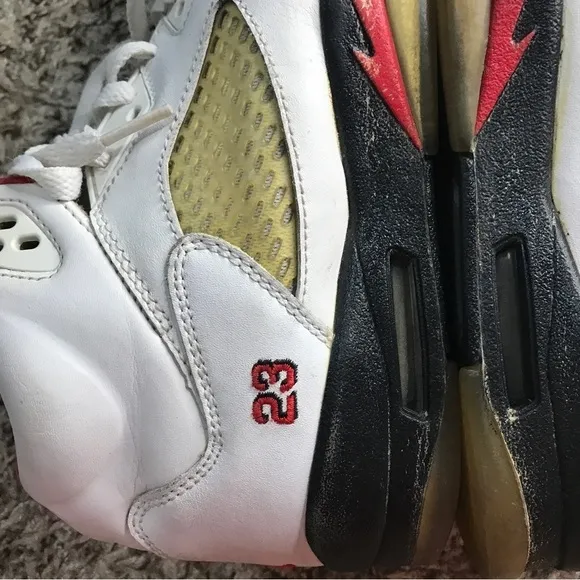 Jordan 5 retro fire red silver tongue size 7Y