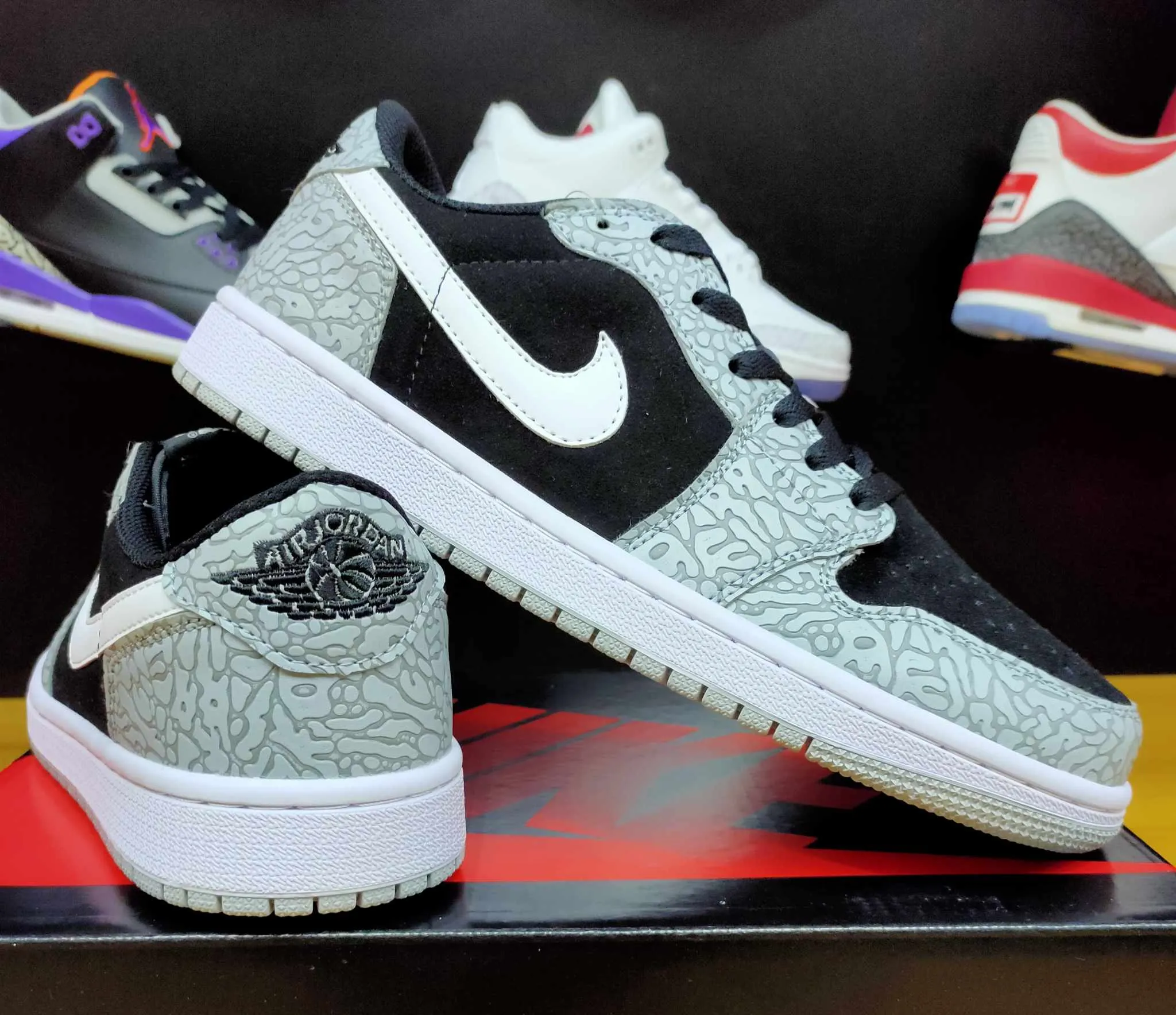 Jordan1Low "Black Cement"