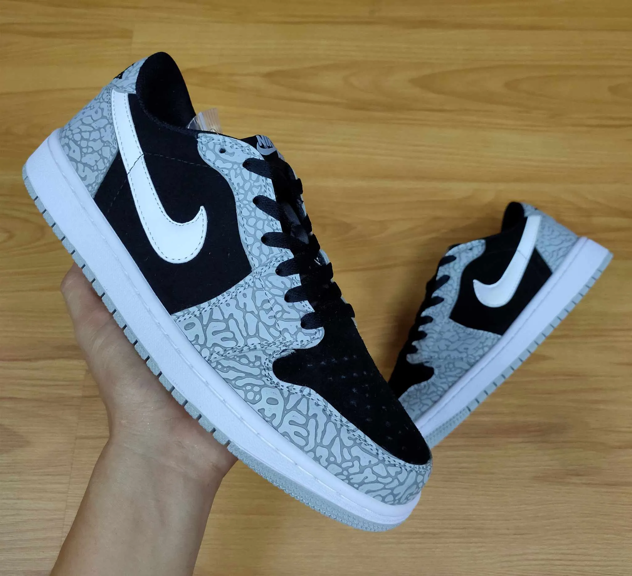 Jordan1Low "Black Cement"