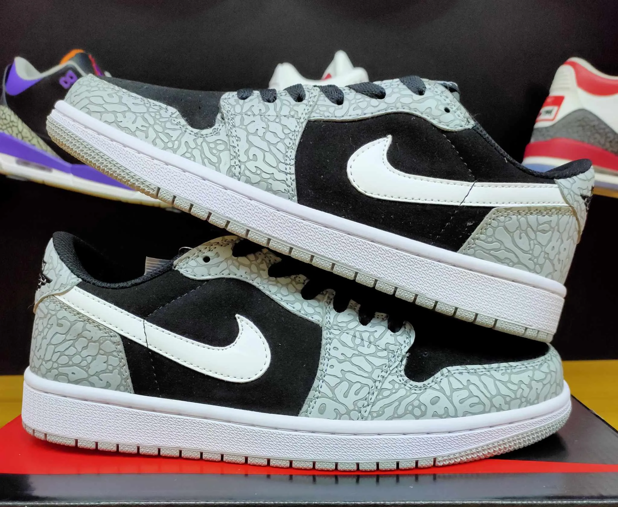 Jordan1Low "Black Cement"