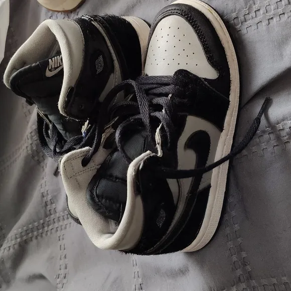 Jordan's retro boys