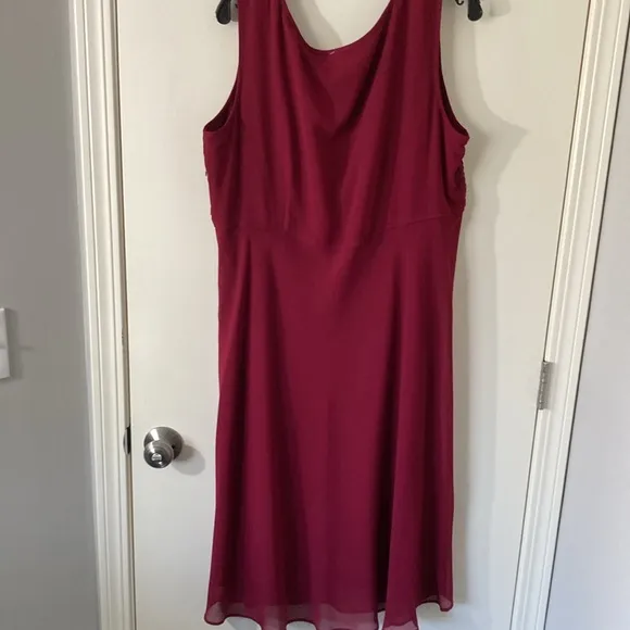 Le Bos women’s plus size formal‎ dress size 20W Maroon sequins sleeveless