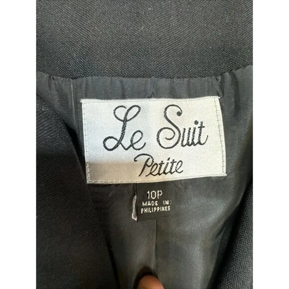 Le Suit Womens Skirt &amp; Jacket Suit Size 10P Petites Black Six Front Buttons