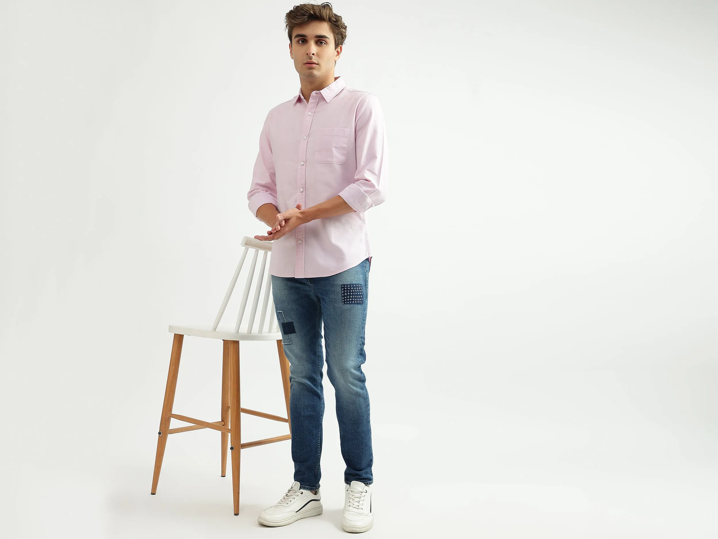 Men Solid Spread Collar Shirt