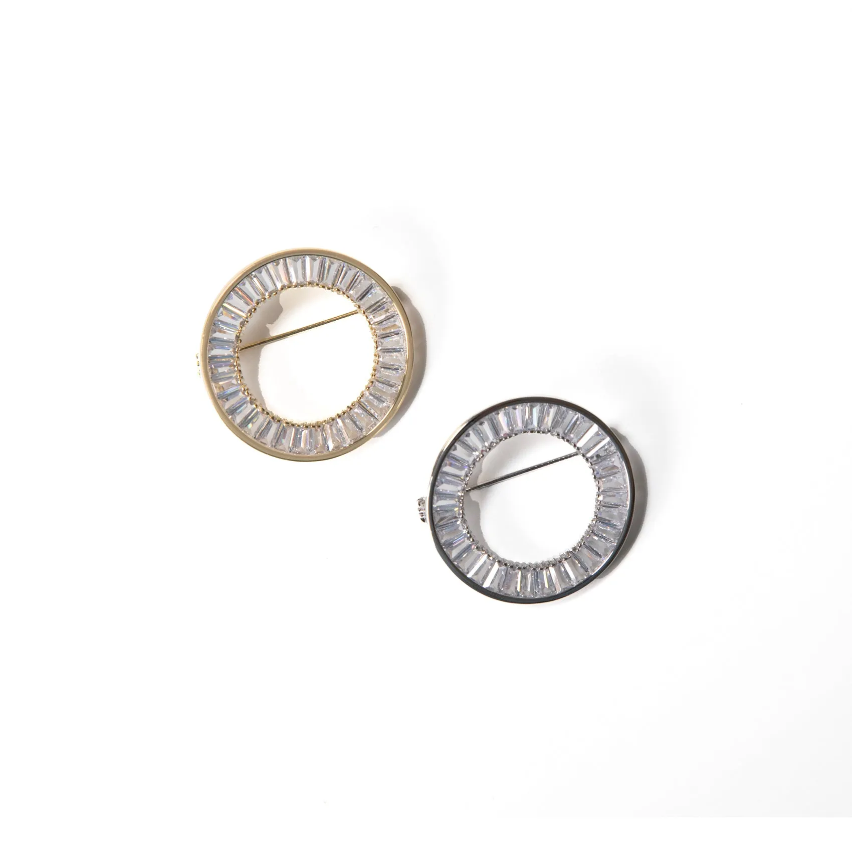Minimalist circle Brooch