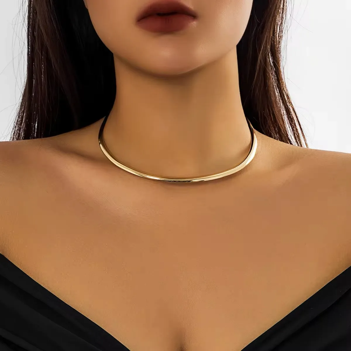 Minimalist Retro Aesthetic Round Torques Collar Necklace