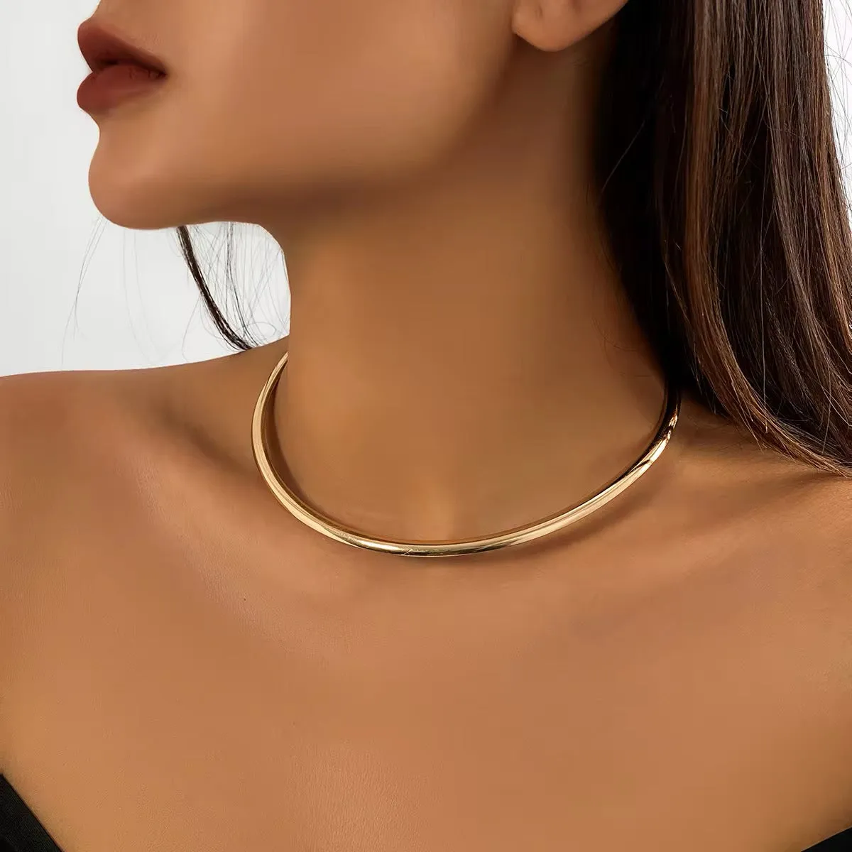 Minimalist Retro Aesthetic Round Torques Collar Necklace