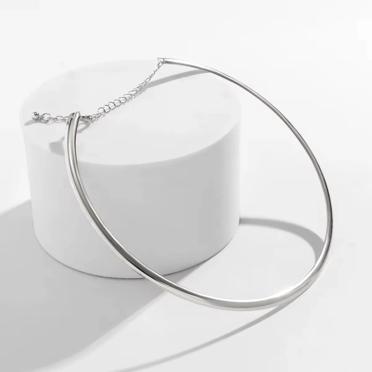 Minimalist Retro Aesthetic Round Torques Collar Necklace