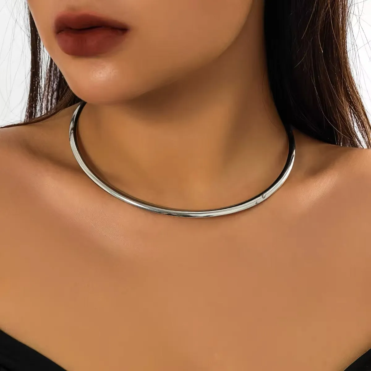 Minimalist Retro Aesthetic Round Torques Collar Necklace