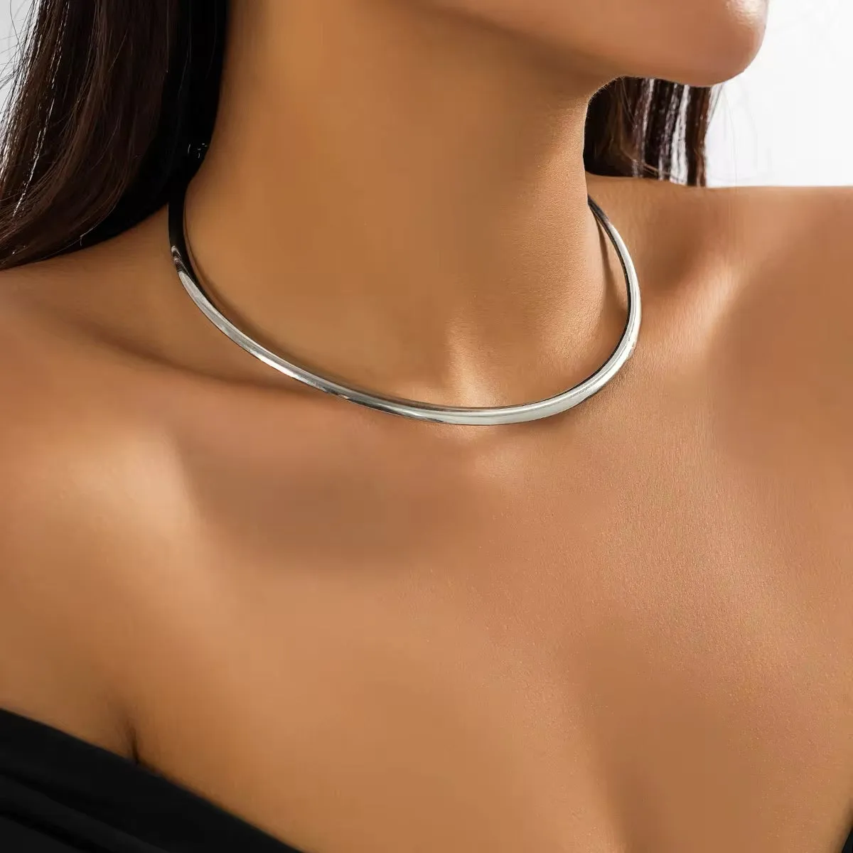 Minimalist Retro Aesthetic Round Torques Collar Necklace