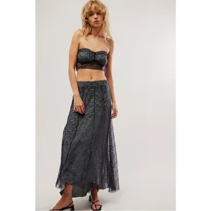 NWOT FREE PEOPLE SHAPE OF YOU SKIRT SET 🖤