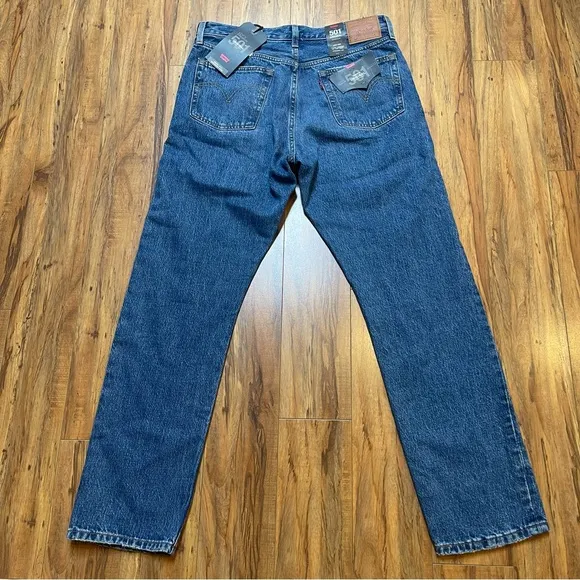 NWT Levi’s 501 Distressed Jeans in Athens Dark W30 X L30