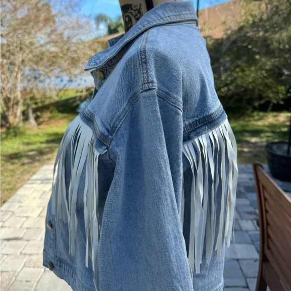 NWT VIGOSS Faux Leather Fringe Jean Jacket Size Small