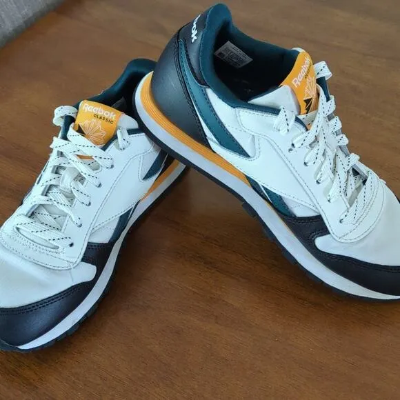 Reebok Classic green yellow black Leather Sneaker -big  Kids  3.5