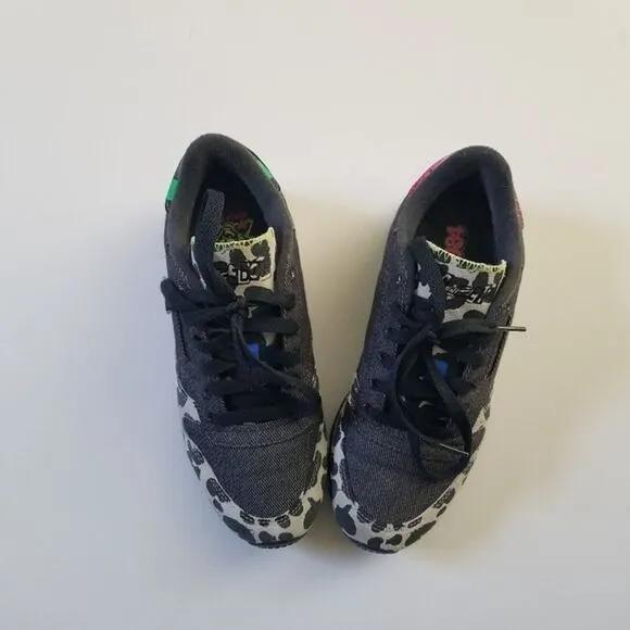 Reebok Wonder Woman Cheetah Retro Sneaker Women size 5.5