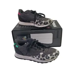 Reebok Wonder Woman Cheetah Retro Sneaker Women size 5.5