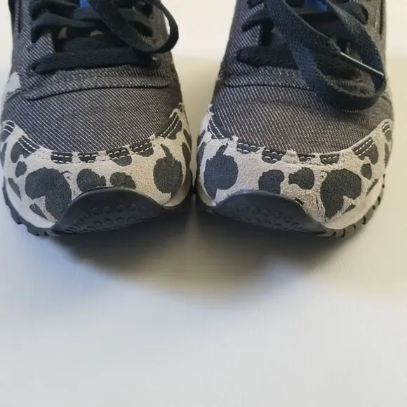 Reebok Wonder Woman Cheetah Retro Sneaker Women size 5.5