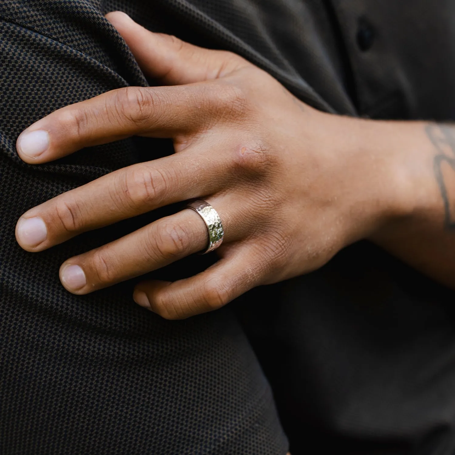 The Marsh | 7mm & 8mm Men's Hammered White Gold Wedding Band