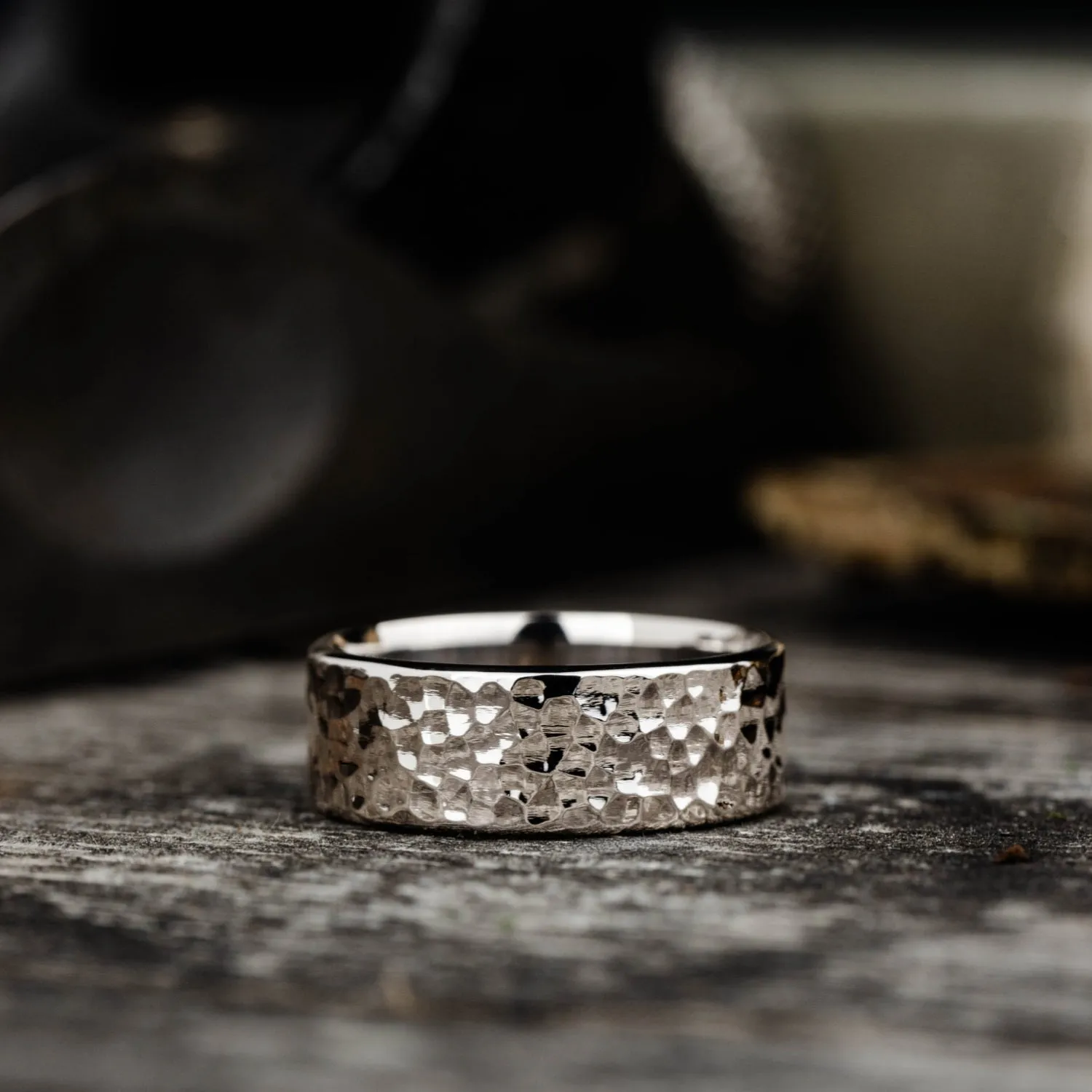 The Marsh | 7mm & 8mm Men's Hammered White Gold Wedding Band