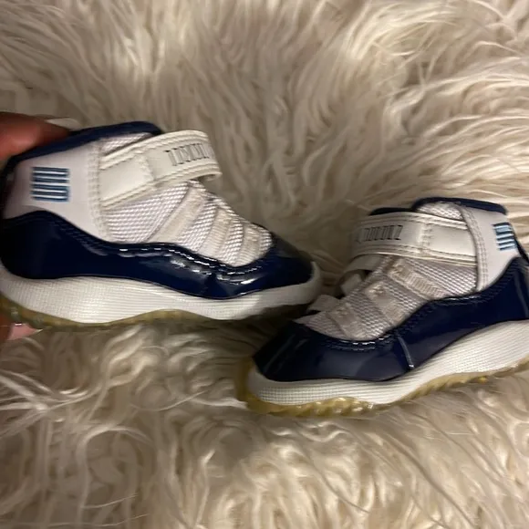 Toddler Boys 4c Jordan Retro 11 Blue/White Leather Upper Velcro Closure Strap