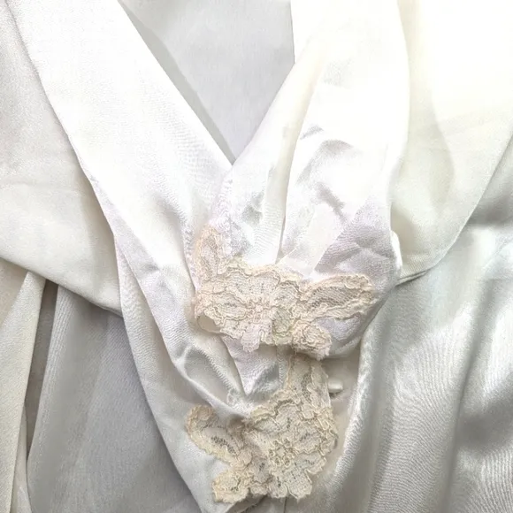 Vintage Blanche Feminine Cream Satiny Lace Coquette Intimates Robe Size S