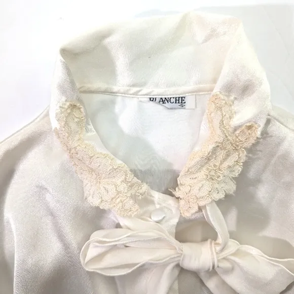 Vintage Blanche Feminine Cream Satiny Lace Coquette Intimates Robe Size S