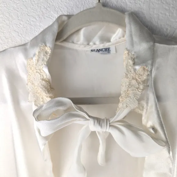Vintage Blanche Feminine Cream Satiny Lace Coquette Intimates Robe Size S