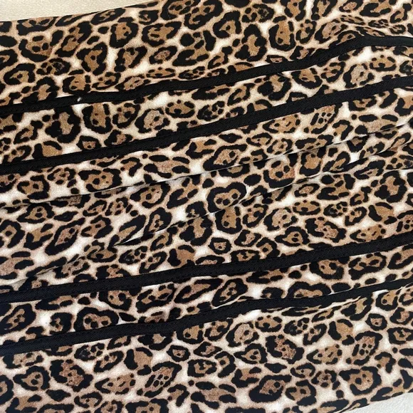 White House Black Market Leopard Print Pencil Skirt work
