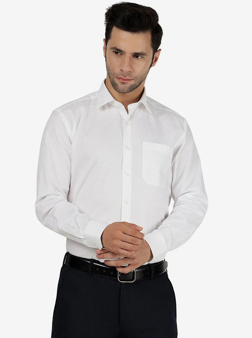 White Solid Regular Fit Formal Shirt | JadeBlue